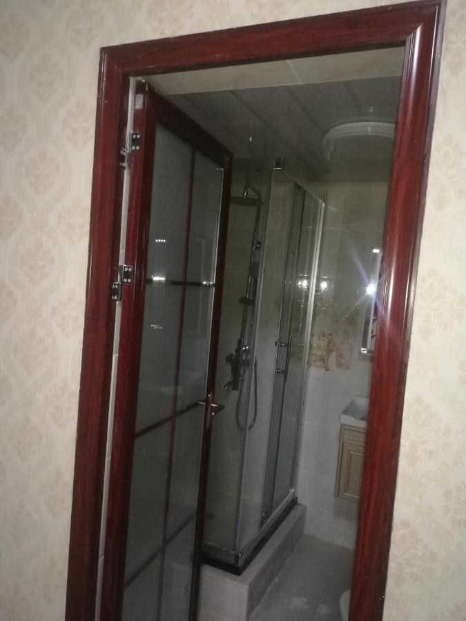 Lee Bed & Breakfast Francistown Bagian luar foto